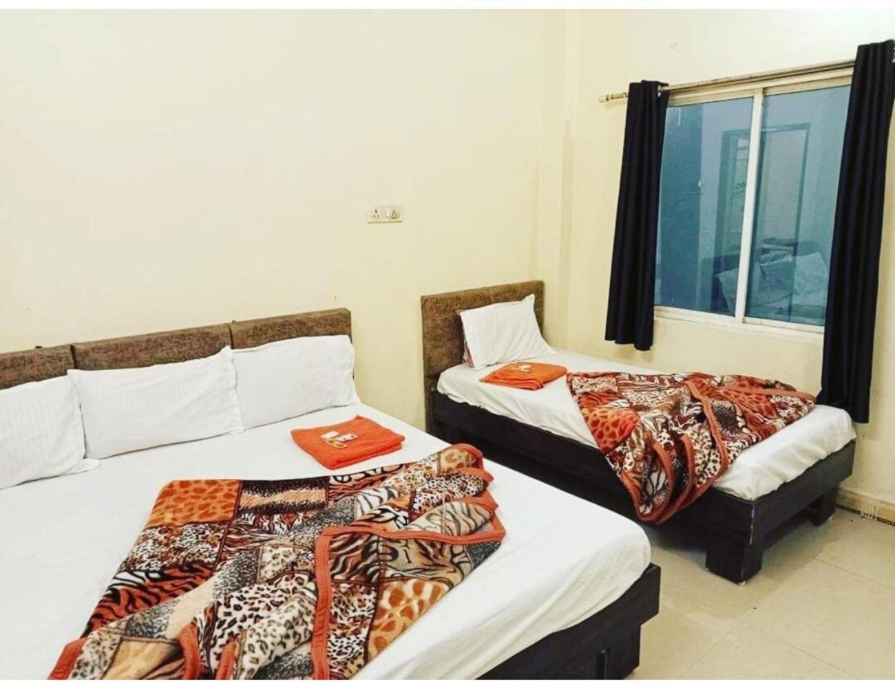 Hotel Mahakal Vishram, Ujjain Exterior photo